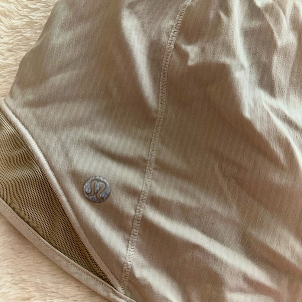 Lululemon Hotty Hot Shorts - Picture 4 of 6
